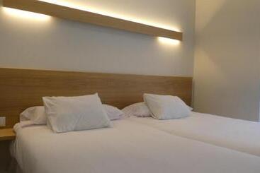 هتل Plaza Pombo B&b Hostal