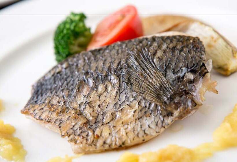 هتل The Crystal Resort Sun Moon Lake