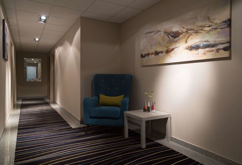 Fotos del hotel The Originals City, Hôtel Marnelavallée Est, Meaux:  13