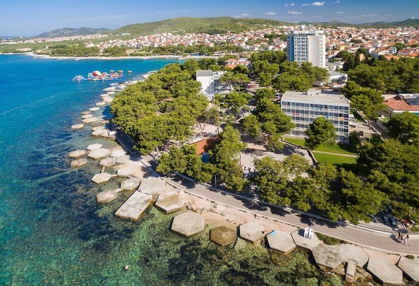 هتل Villas Arausana & Antonina