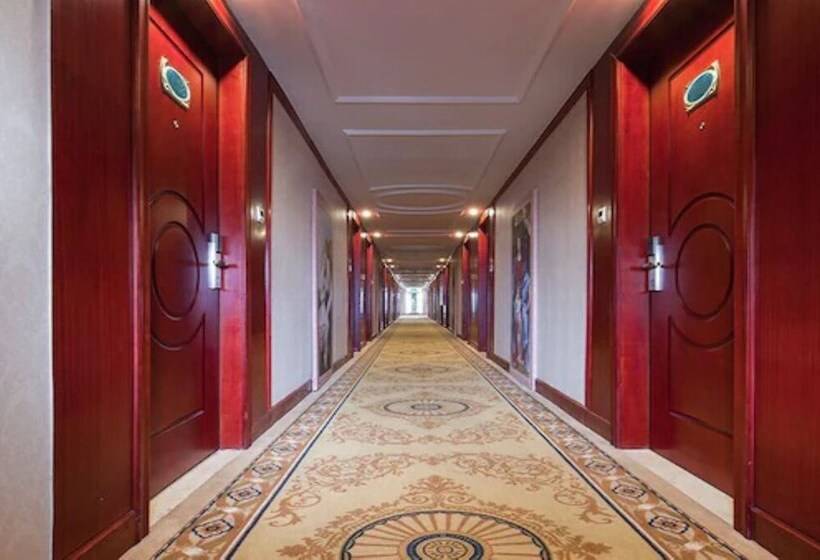 Vienna Hotel Shenzhen Bao An Fanshen Metro Station