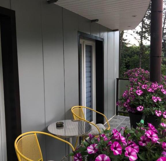 تختخواب و صبحانه Zeleni Dvor