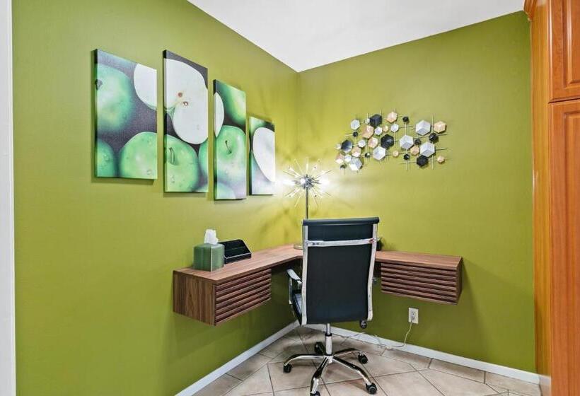 Beverly Hills Gem 1 Br Apt With Parking 218