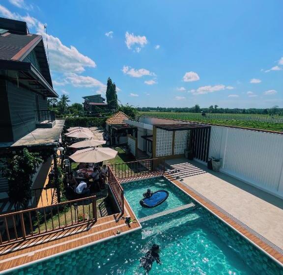هتل Urban Glamp Resort