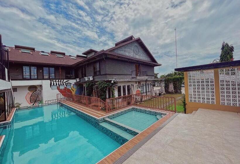 هتل Urban Glamp Resort