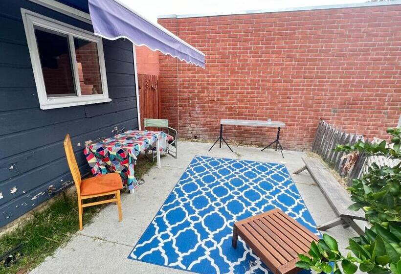 پانسیون Little Betty S Casita