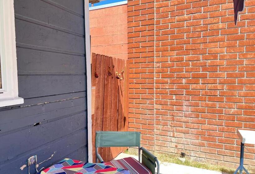 پانسیون Little Betty S Casita