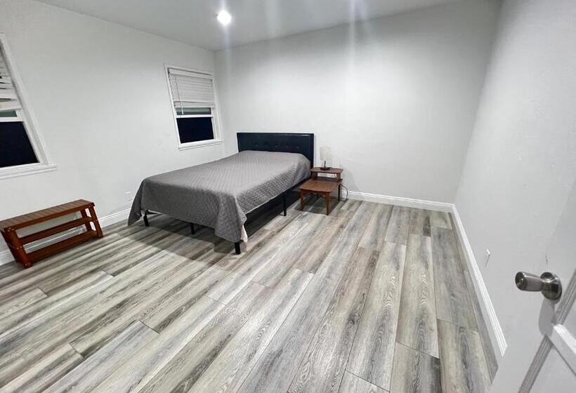 پانسیون Little Betty S Casita