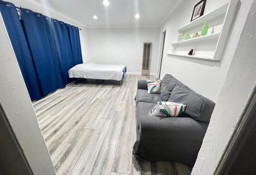 پانسیون Little Betty S Casita