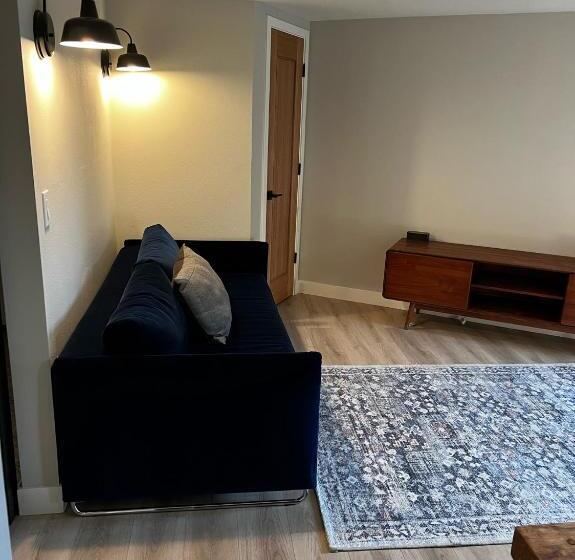پانسیون New Modern Apt W/pool & Hot Tub In Nature