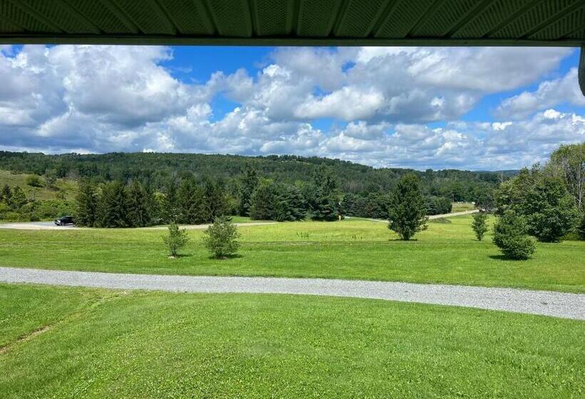ユースホステル Stony Fork Inn