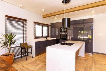 هتل Serenity Residences & Spa Kokrobite Beach