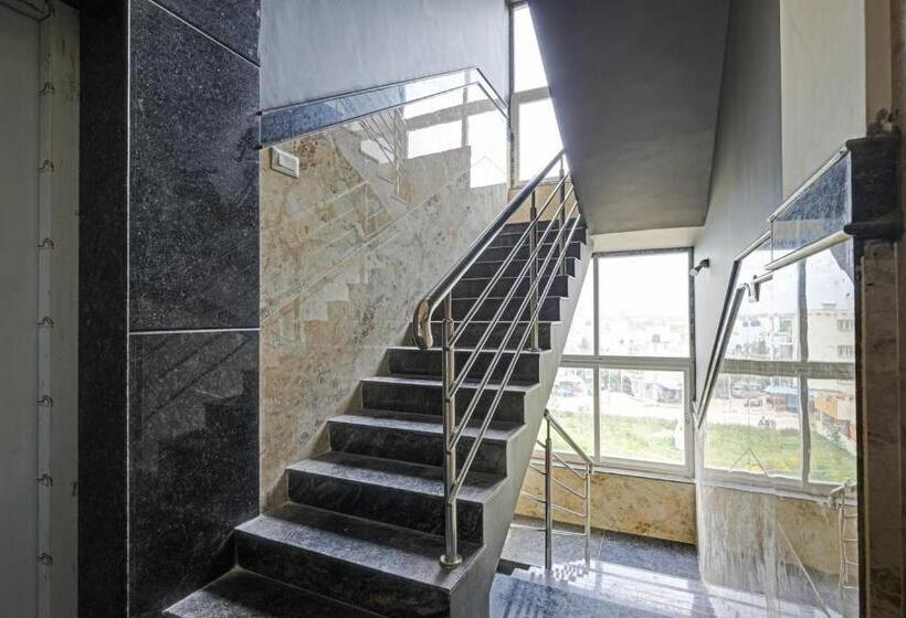 酒店 Oyo Flagship Sri Chowdeshwari Boarding And Lodging