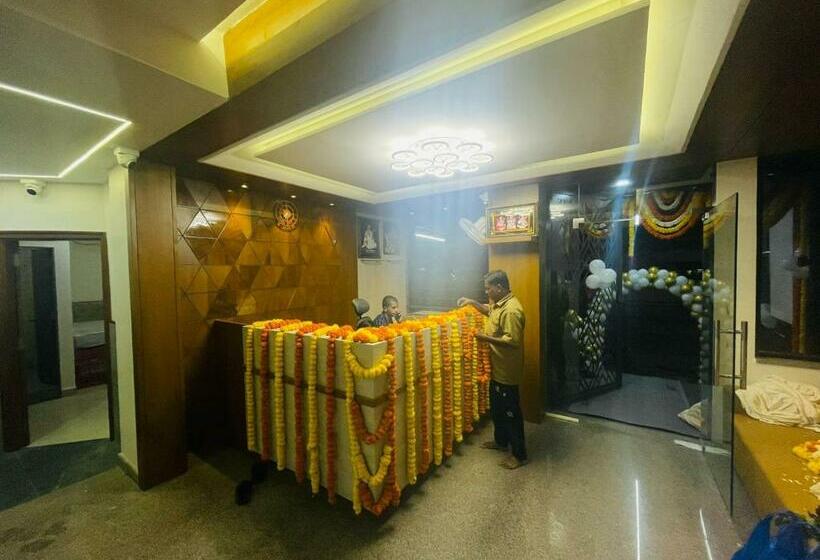 Отель Royal Inn Lodge Dharwad