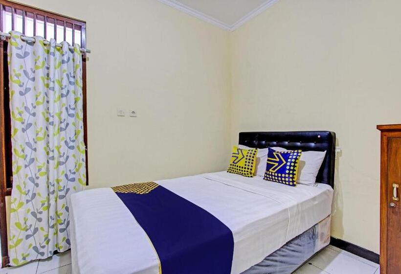 فندق Spot On 93007 Guest House Lestari
