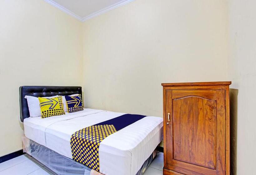 فندق Spot On 93007 Guest House Lestari