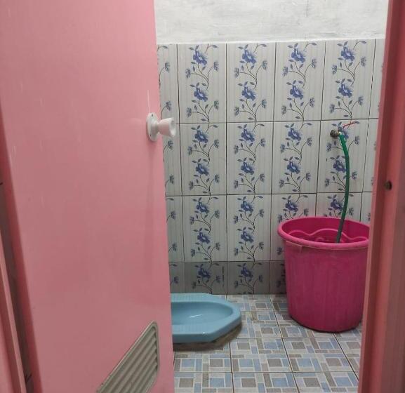 هتل Spot On 93042 Lina Homestay Syariah