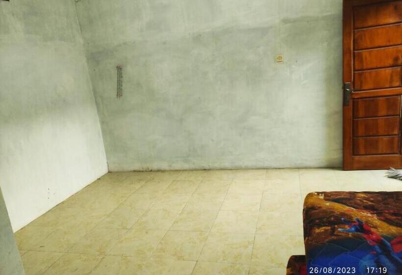 هتل Spot On 93042 Lina Homestay Syariah