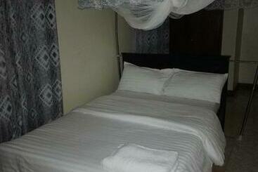 هاستل Murchison Basecamp