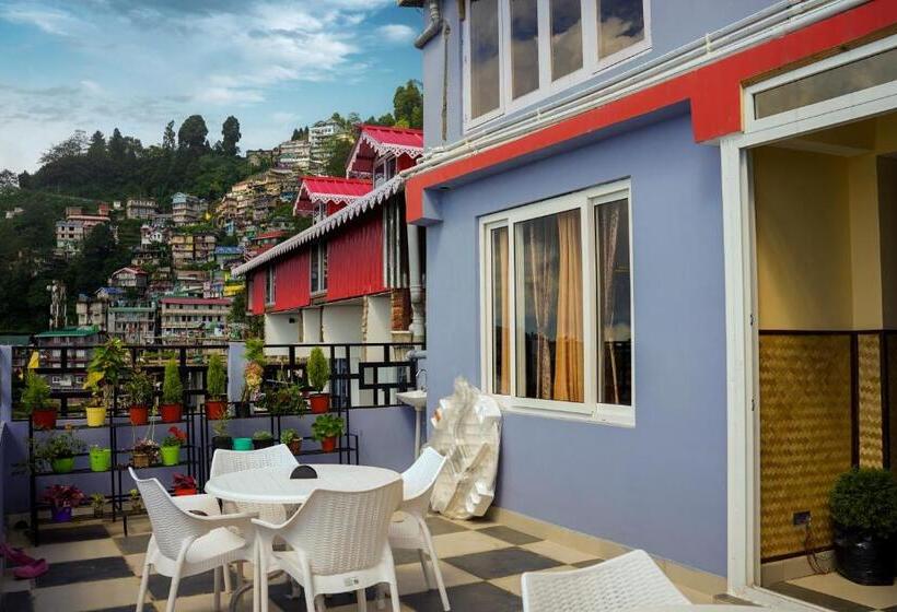 هتل Hill Queen Near Sherpa Gumba Darjeeling Mall 5 Min Couple Friendly