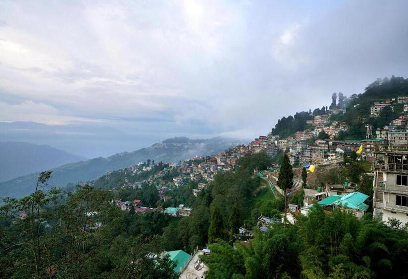 هتل Hill Queen Near Sherpa Gumba Darjeeling Mall 5 Min Couple Friendly