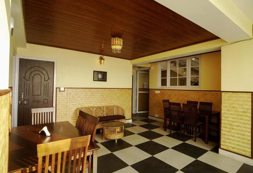 هتل Hill Queen Near Sherpa Gumba Darjeeling Mall 5 Min Couple Friendly