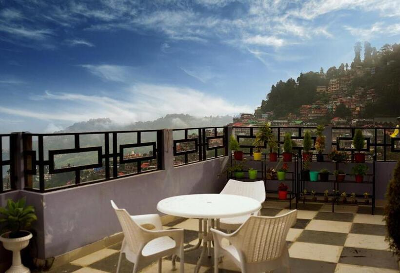 هتل Hill Queen Near Sherpa Gumba Darjeeling Mall 5 Min Couple Friendly