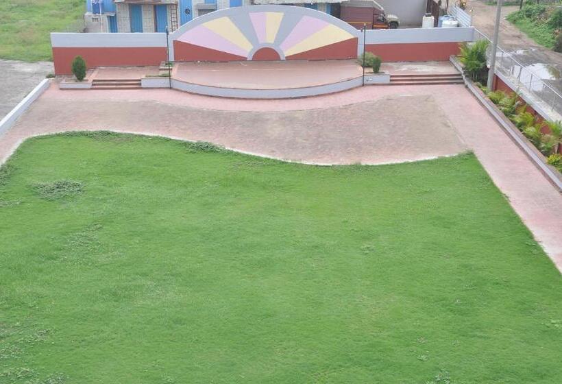 فندق Pritam Park