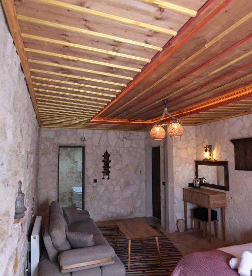 تختخواب و صبحانه Stone Owl Otel & Restaurant