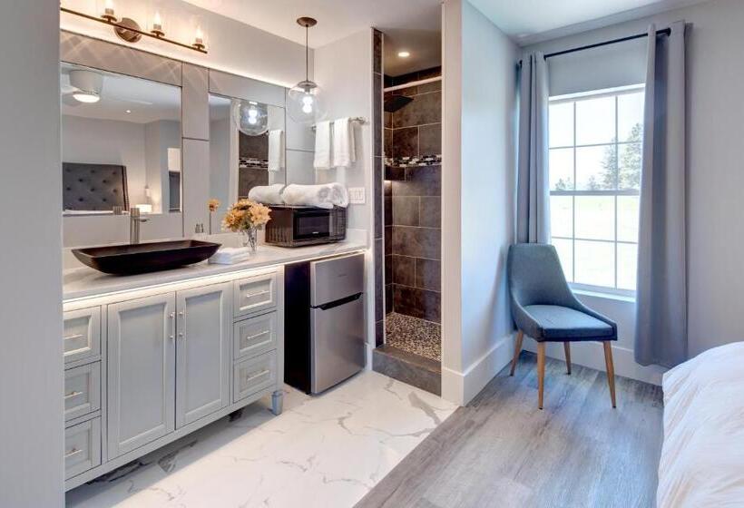 هتل Eagle’s Landing Lodge