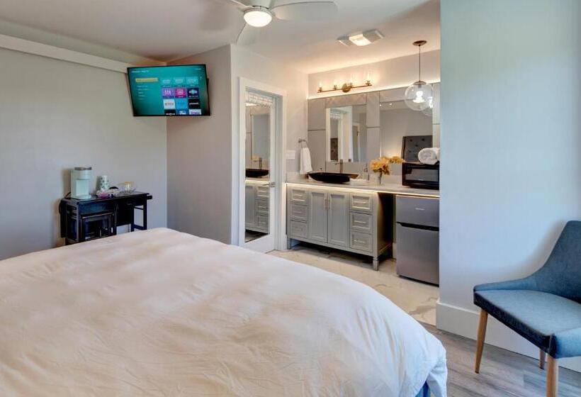 هتل Eagle’s Landing Lodge