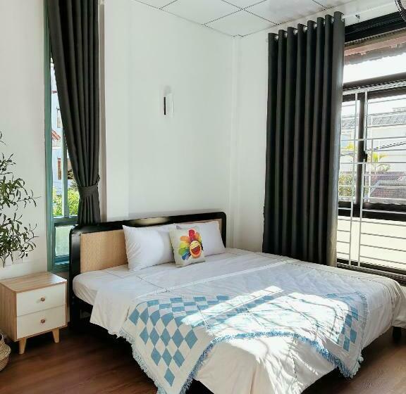 هتل Under The Sun Homestay