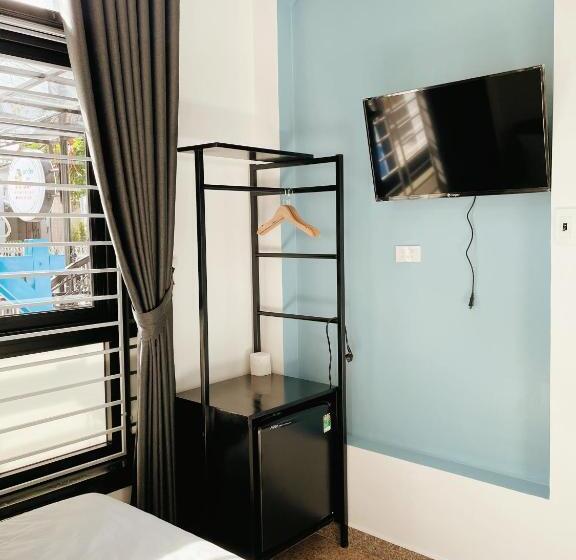 هتل Under The Sun Homestay