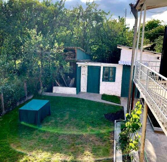 پانسیون Dendrobak Guesthouse