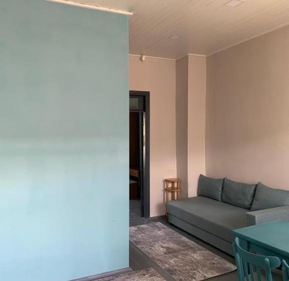 پانسیون Dendrobak Guesthouse