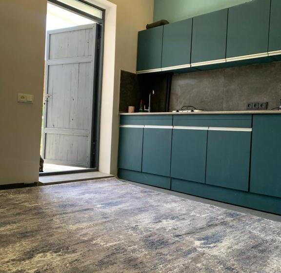پانسیون Dendrobak Guesthouse