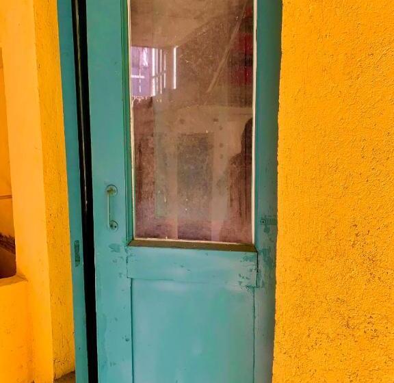 پانسیون Dendrobak Guesthouse