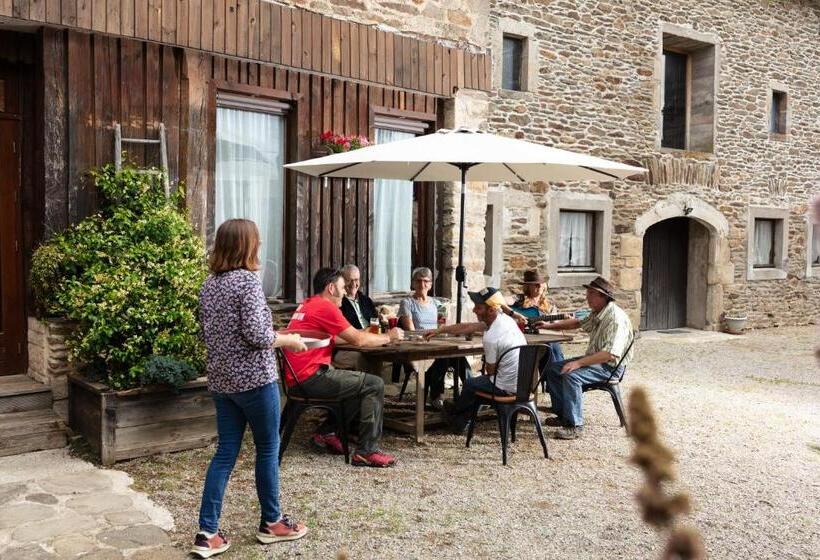 住宿加早餐  Chambres D Hôtes Coeur De Bastié Et Ranch Du Lévézou