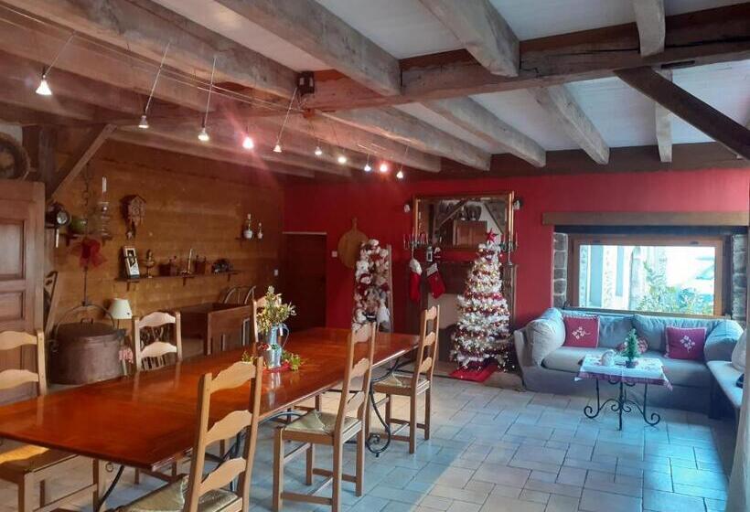 住宿加早餐  Chambres D Hôtes Coeur De Bastié Et Ranch Du Lévézou