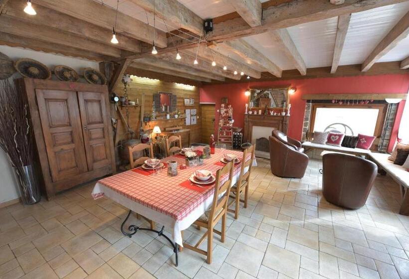 住宿加早餐  Chambres D Hôtes Coeur De Bastié Et Ranch Du Lévézou