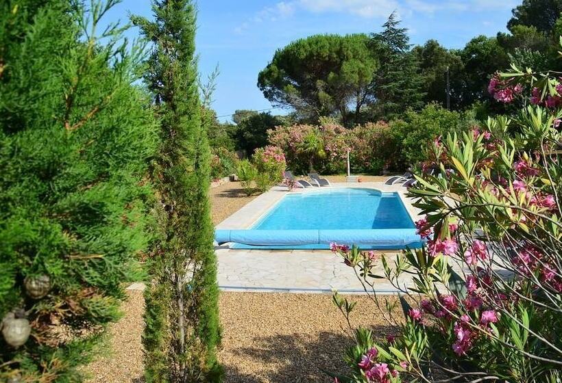 مبيت وإفطار La Maison Des Chênes