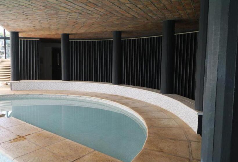 هتل Portal Del Lago