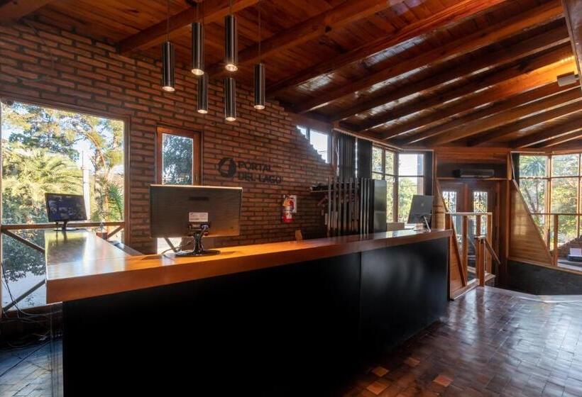 هتل Portal Del Lago