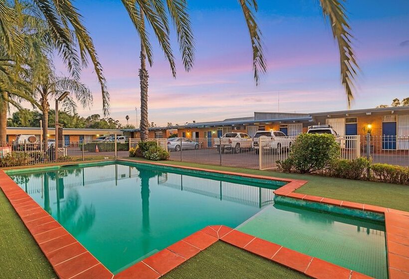Plainsman Motel