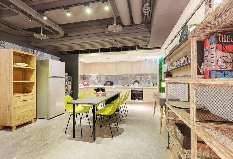 Taiwan Youth Hostel & Capsule