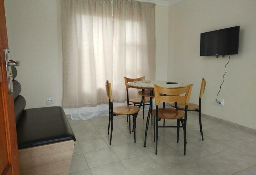 הוסטל Moonlight Inn  206 Unit 1