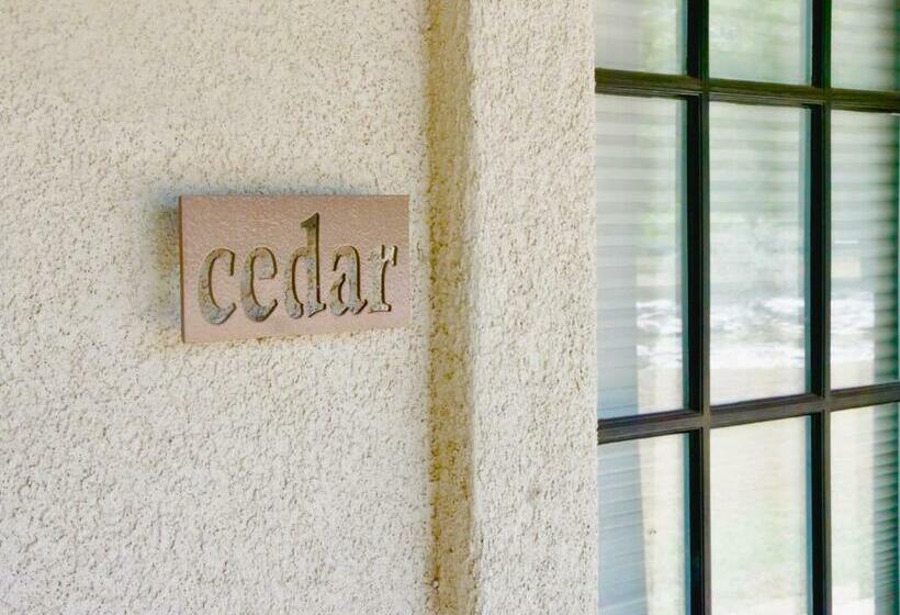 Общежитие The Cedar Room The Ranch House Motel