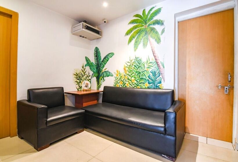 تختخواب و صبحانه Fabhotel Globe Express   Nr Ruby Hospital