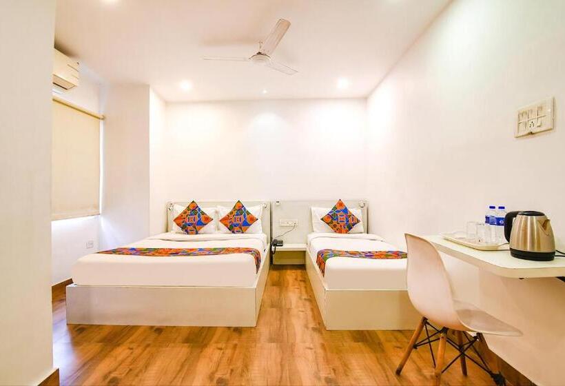 تختخواب و صبحانه Fabhotel Globe Express   Nr Ruby Hospital