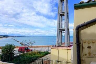 تختخواب و صبحانه La Casa Di Anna Al Faro